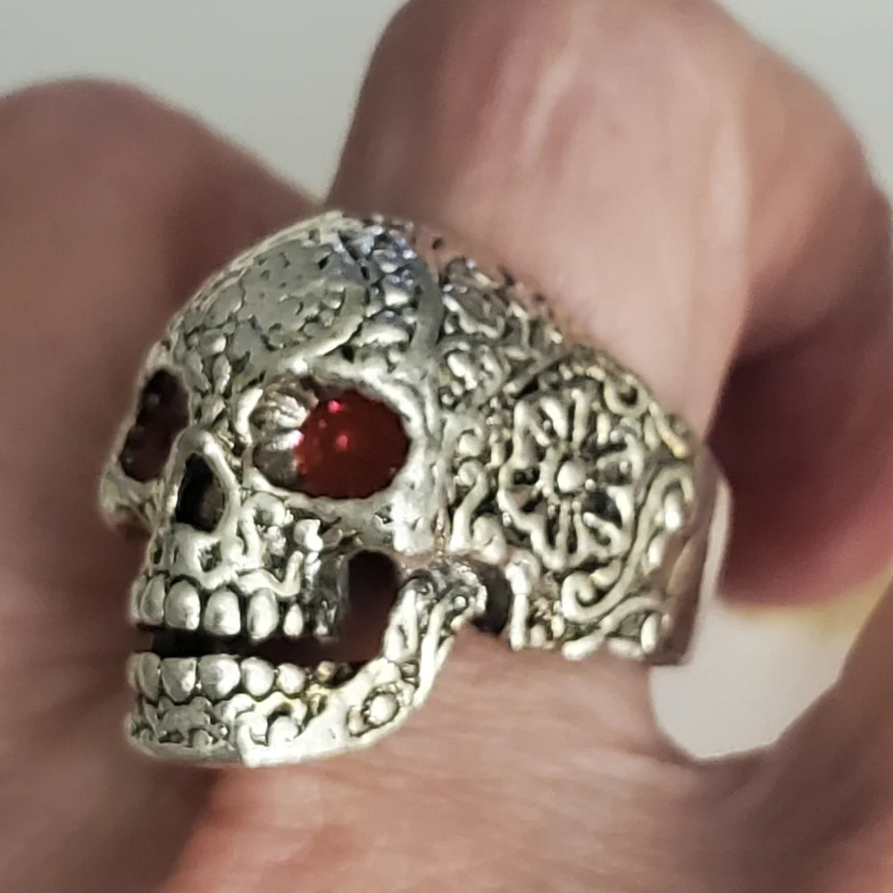 Silvertone Skull Ring